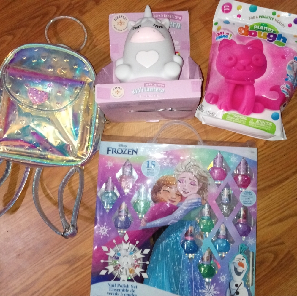 Backpack pocketbook kids lantern nail polish and playdough - Picture 1 of 1